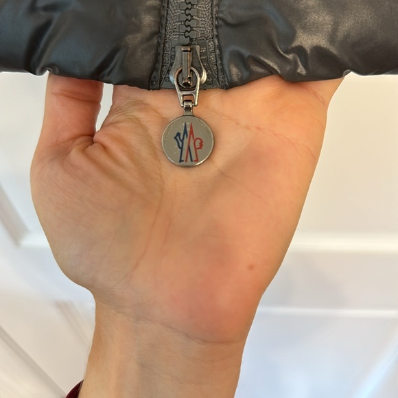 Moncler  - Women’s Liane Down Vest - Picture 3 of 11